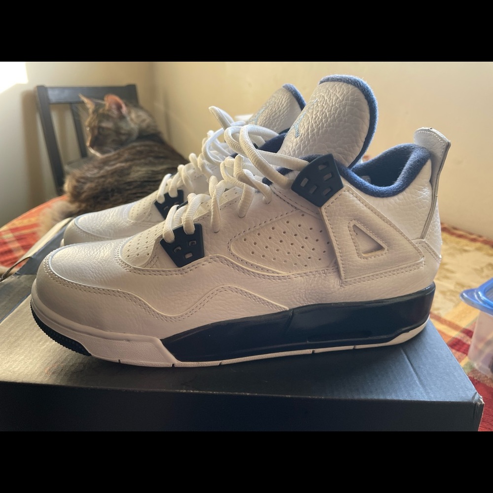 Jordan 4 Columbia Size 6Y